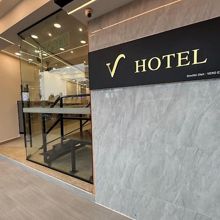 V Hotel Johor Bahru Exteriör bild