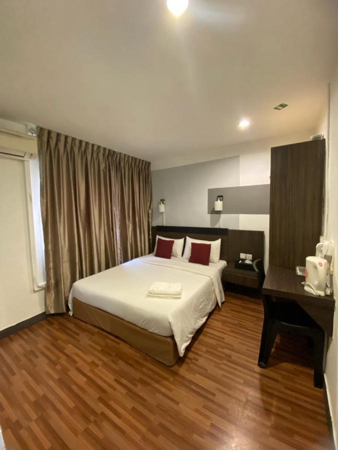 V Hotel Johor Bahru Exteriör bild
