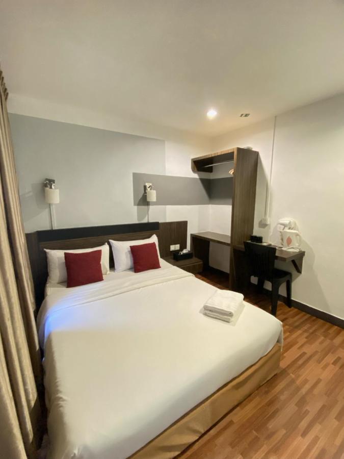 V Hotel Johor Bahru Exteriör bild