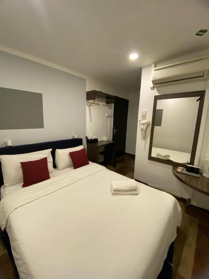 V Hotel Johor Bahru Exteriör bild