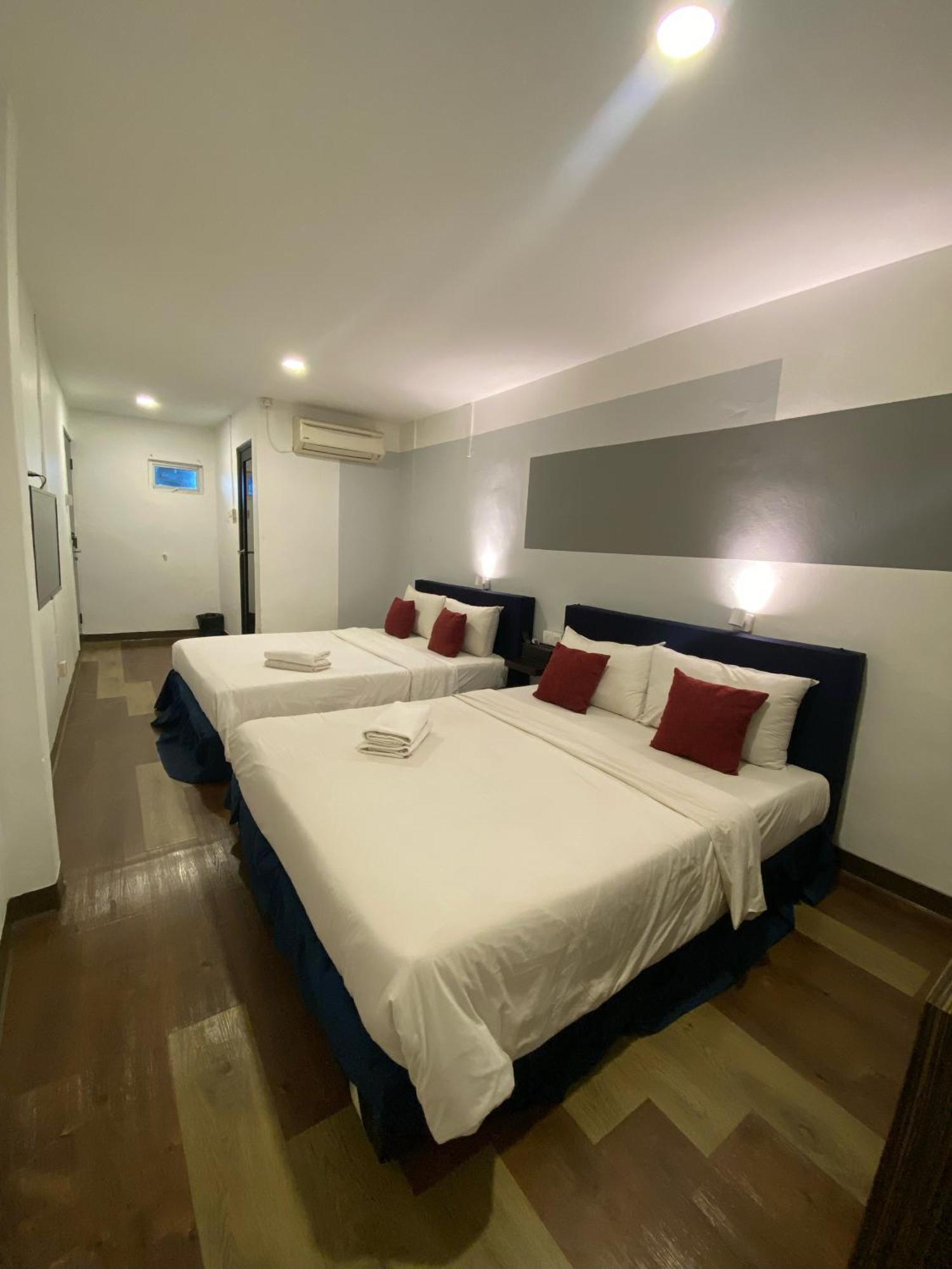 V Hotel Johor Bahru Exteriör bild