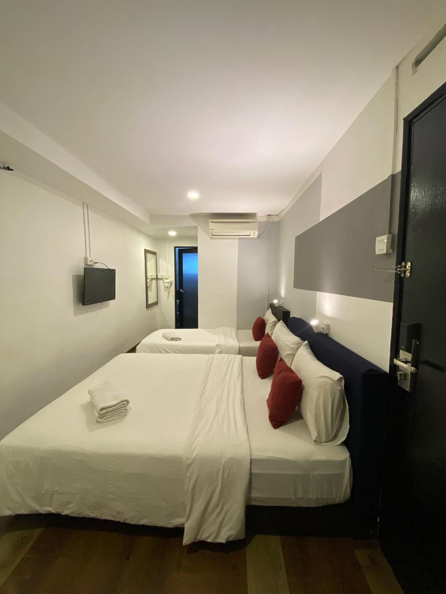 V Hotel Johor Bahru Exteriör bild